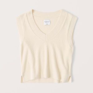Abercrombie Cropped Fuzzy V Neck Sweater Vest